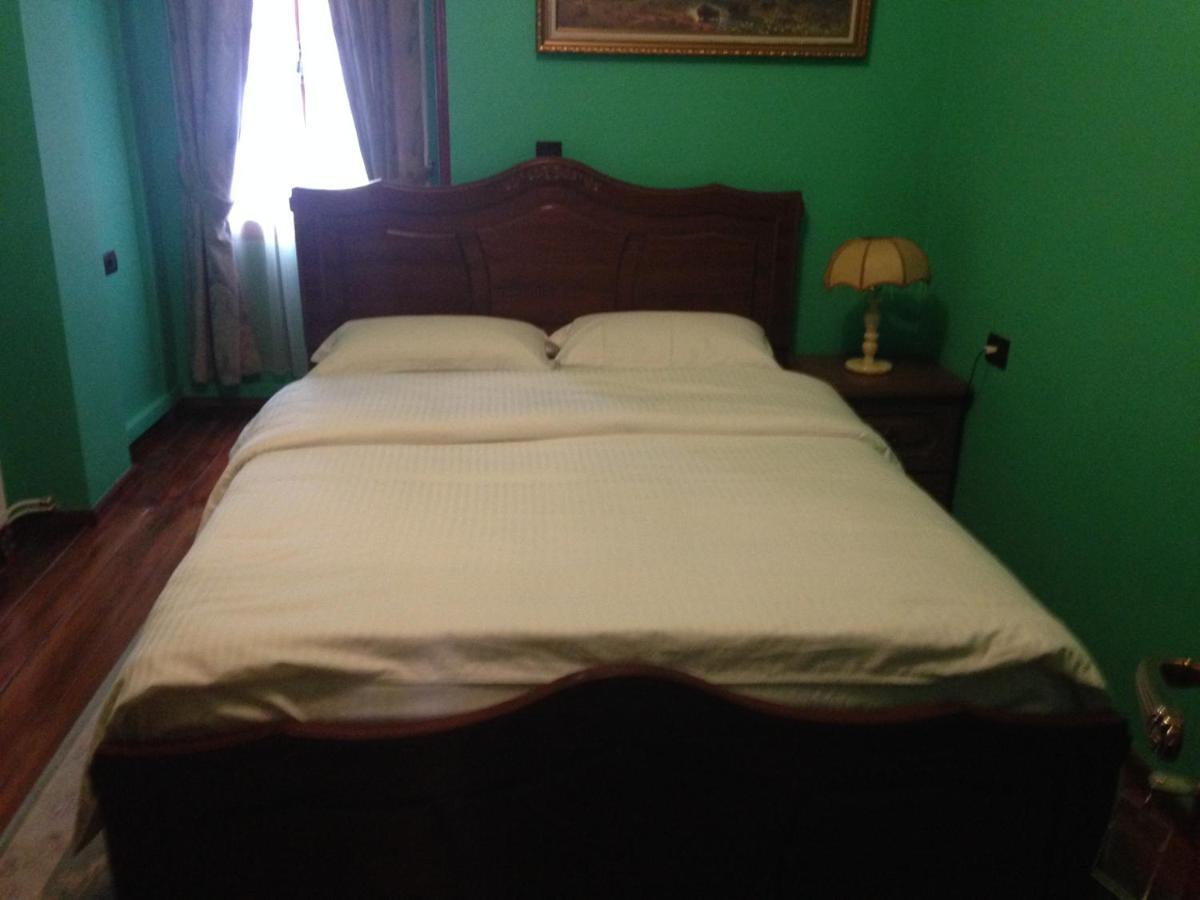 Hotel Vila Mano Korce Buitenkant foto