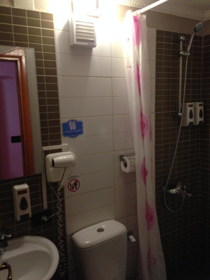 Hotel Vila Mano Korce Buitenkant foto