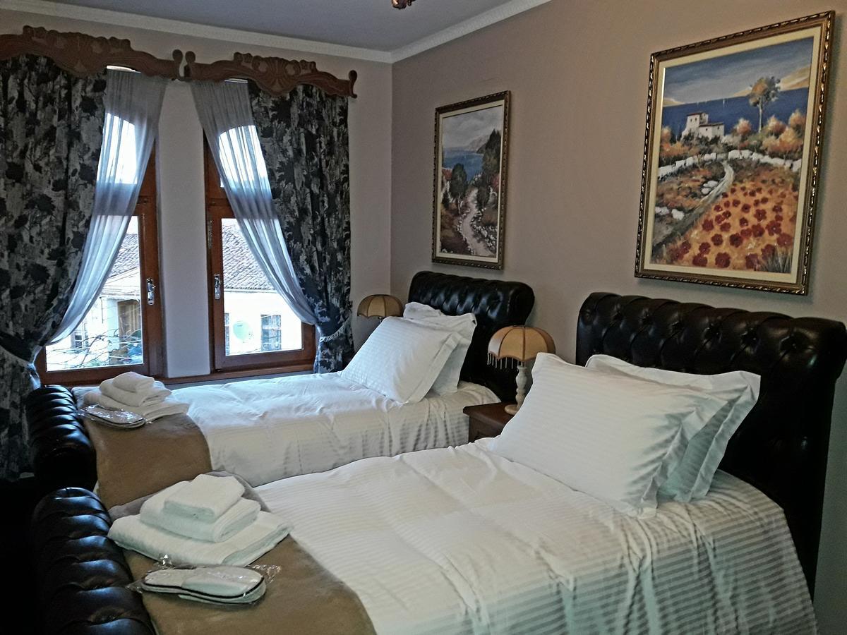 Hotel Vila Mano Korce Buitenkant foto