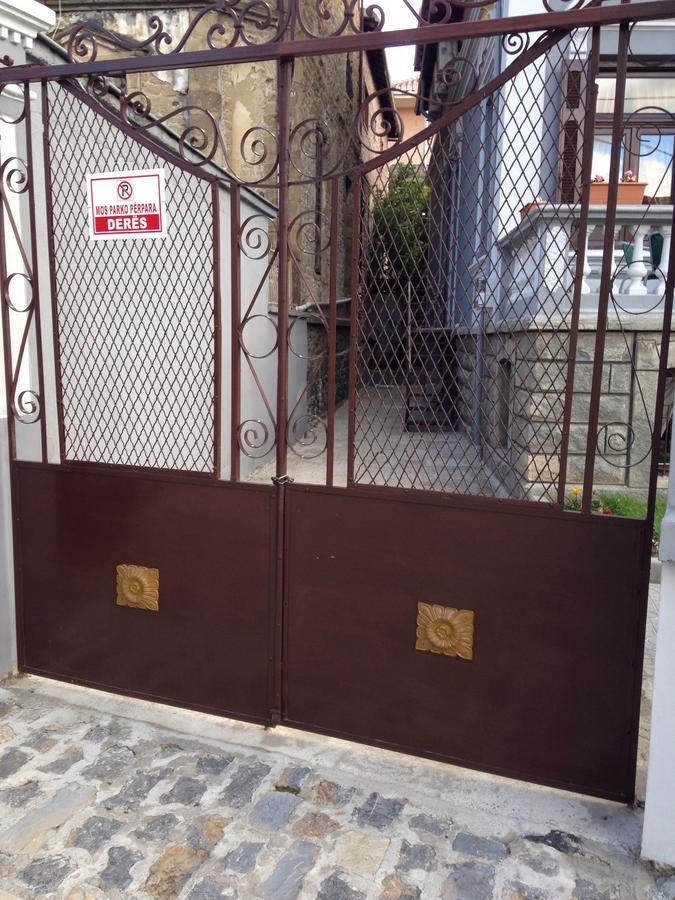Hotel Vila Mano Korce Buitenkant foto