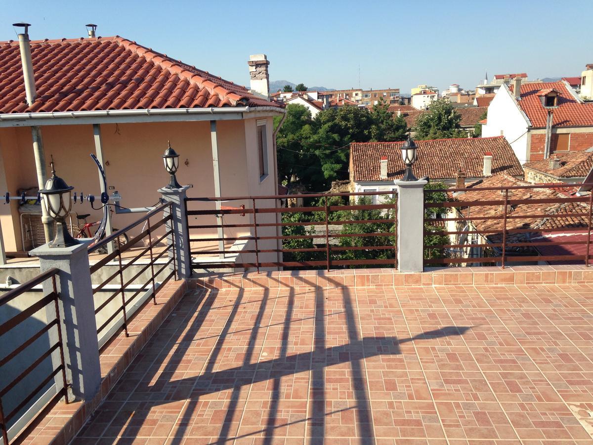 Hotel Vila Mano Korce Buitenkant foto