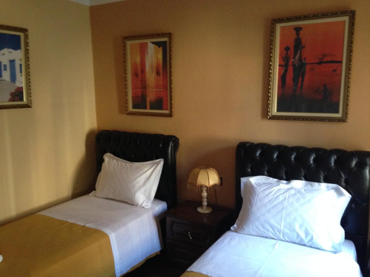 Hotel Vila Mano Korce Buitenkant foto